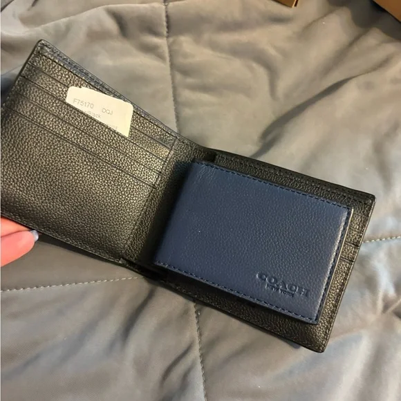 Coach Men's Blue and Black Leather Card Holder - Picture 6 of 7